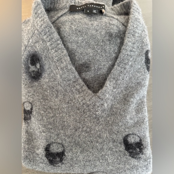 Skull Cashmere Riley Skull V-Neck Cashmere Sweater in Grey S Excellent Condition - Picture 9 of 11